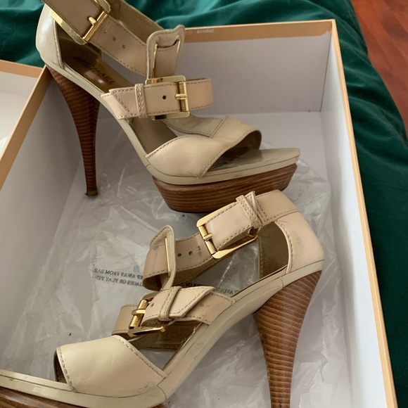 Michael kors shoes each at 69 or all three at180$ - Picture 3 of 6